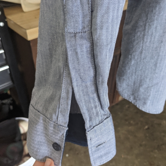 Gap Button Down Shirt - Picture 3 of 9